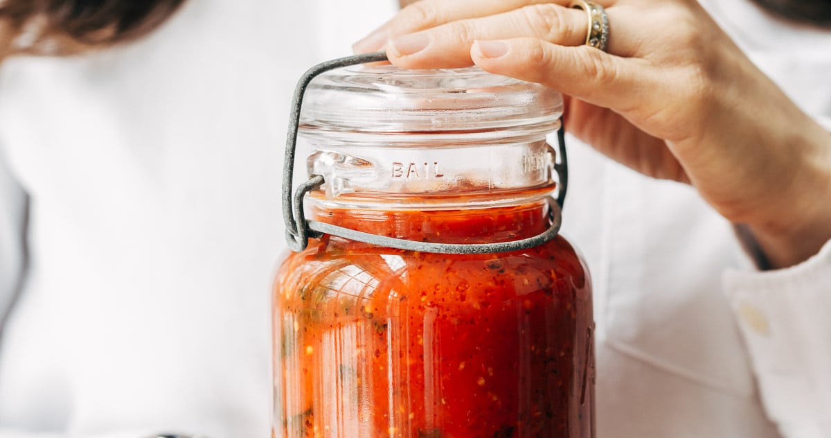 Homemade Tomato Basil Sauce: Better Than Store-Bought Flavor